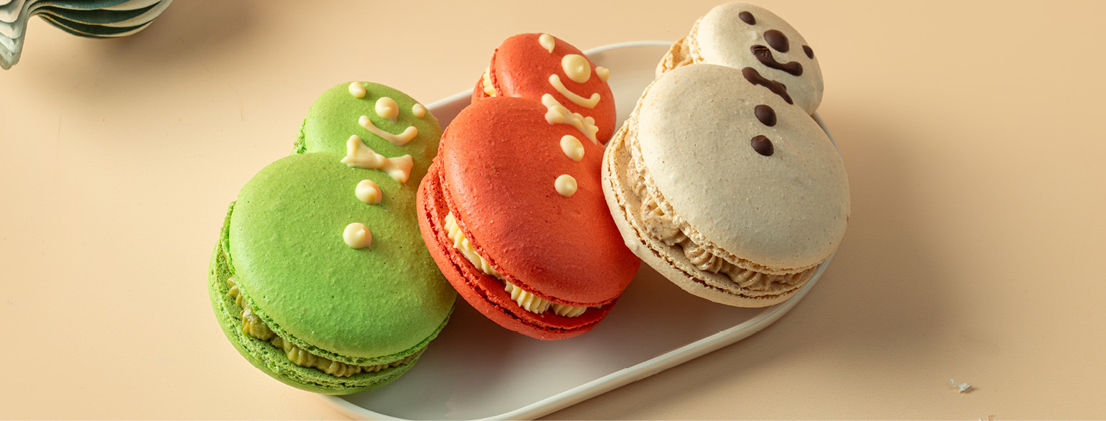 Pecan Snowman Macaron